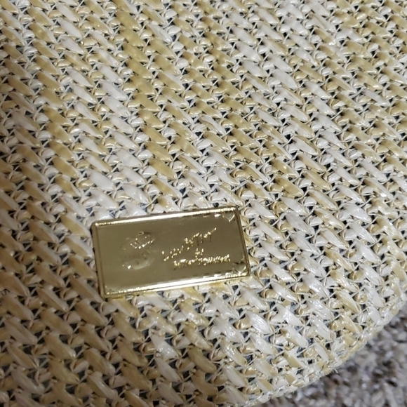 Nwt rainbow betsey Johnson round bag. - Picture 4 of 7